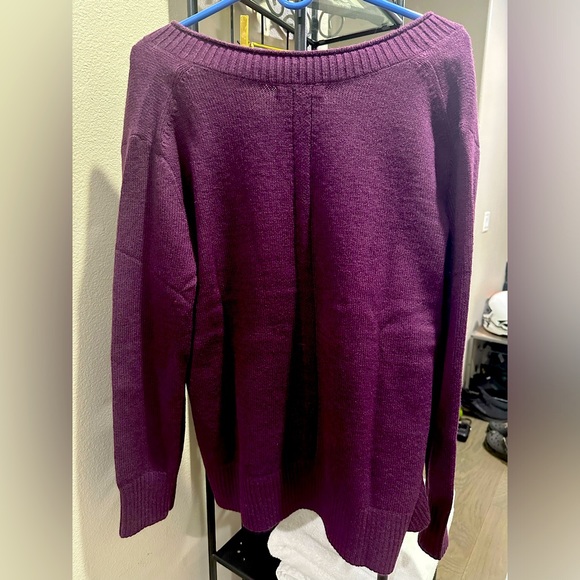 NWOT Banana Republic Factory Essential V-Neck Sweater - Picture 3 of 3